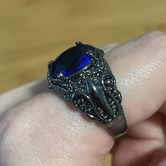Smooth Alloy / sapphire-like stone size 9.5 Ring | truly gorgeous - Picture 11 of 12